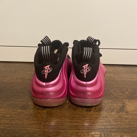 Nike Air Foamposite One Pearlized Pink - Picture 2 of 5